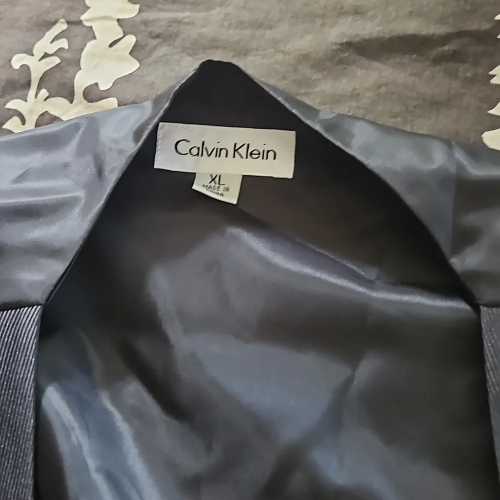 Calvin Klein - Picture 2 of 3